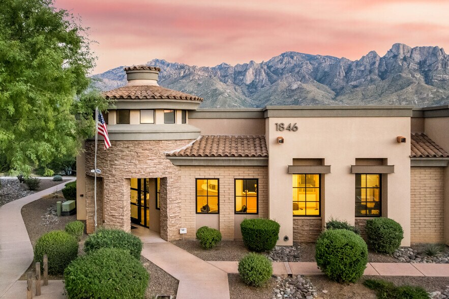 1846 E Innovation Park Dr, Oro Valley, AZ à louer - Photo du bâtiment - Image 1 de 8