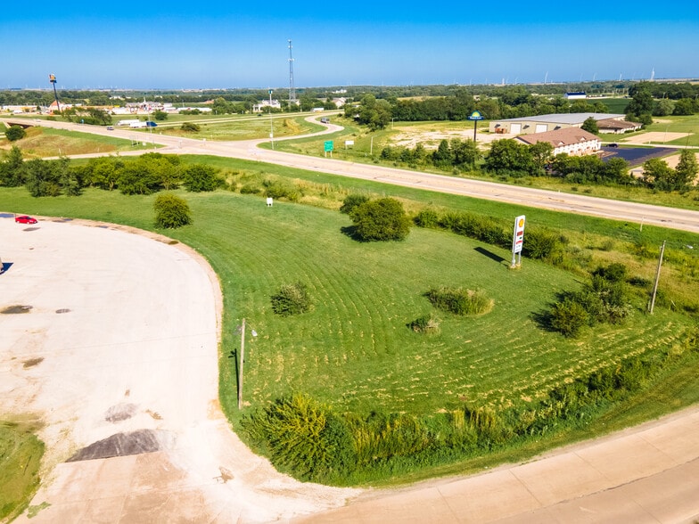 Hemlock, Leroy, IL for lease - Building Photo - Image 1 of 8