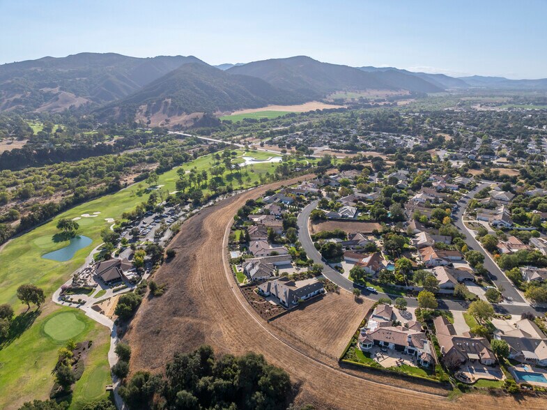 226 Valhalla Dr, Solvang, CA à vendre - Photo du bâtiment - Image 3 de 7