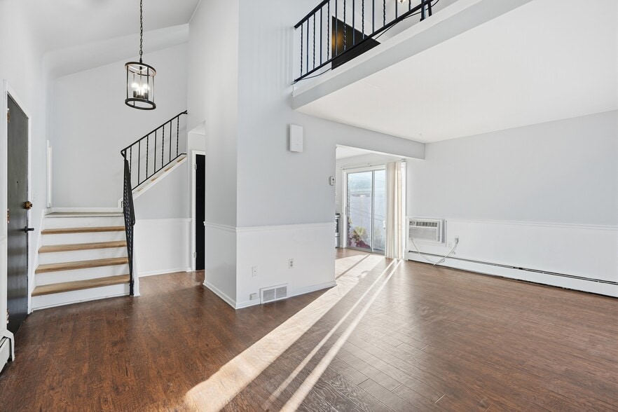 3915 Devon Rd, Royal Oak, MI for sale - Building Photo - Image 3 of 13