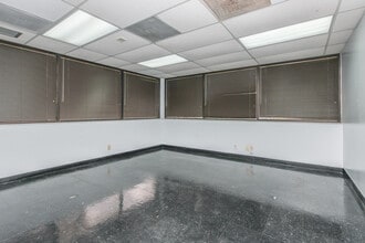 3115 NW 10th Ter, Oakland Park, FL for lease Interior Photo- Image 1 of 7