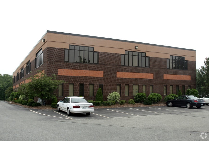 6 Blackstone Valley Pl, Lincoln, RI for sale - Building Photo - Image 2 of 8