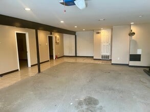 2529 Merrell Rd, Dallas, TX for lease Interior Photo- Image 2 of 5