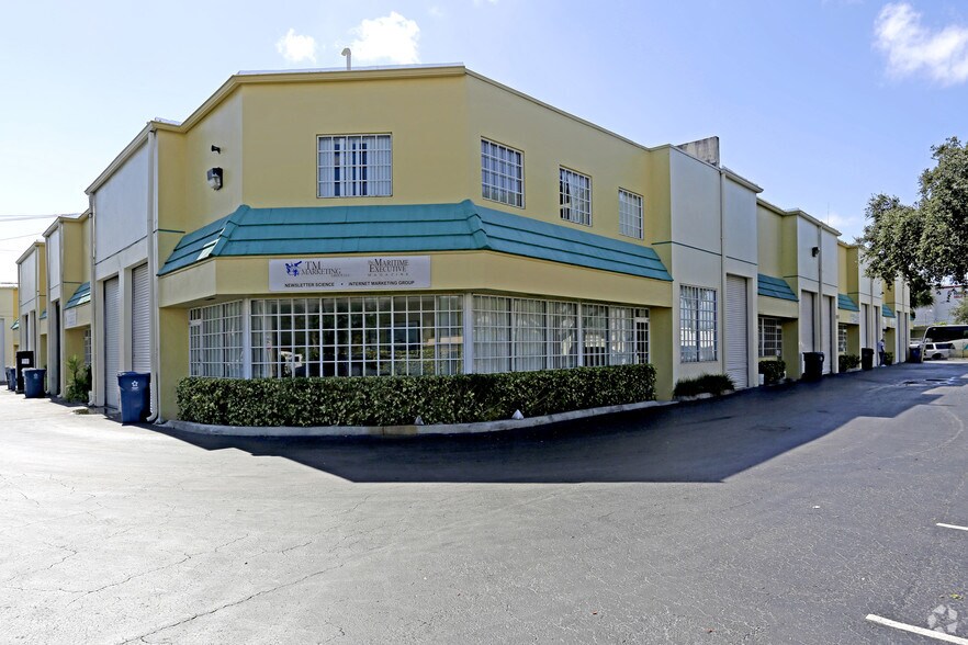 3200 S Andrews Ave, Fort Lauderdale, FL à louer - Photo du bâtiment - Image 3 de 5