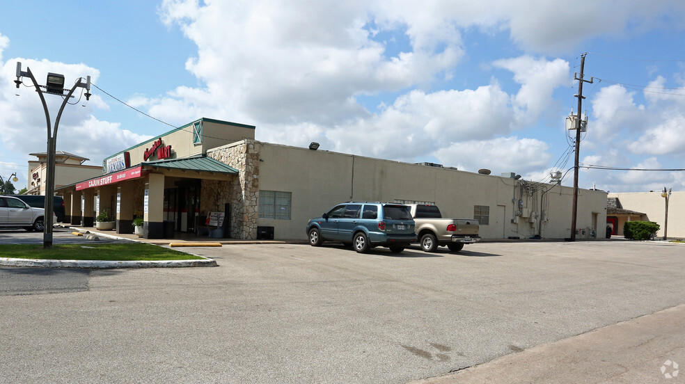 6424-6578 W FM-1960, Houston, TX à louer - Photo du bâtiment - Image 3 de 4