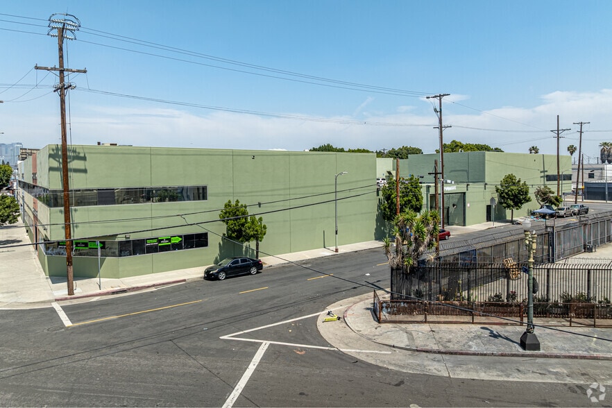 3499 S Main St, Los Angeles, CA for lease - Building Photo - Image 2 of 10