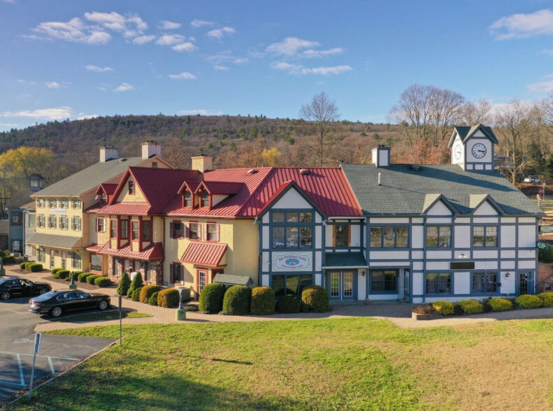 1632 Union Valley Road, West Milford, NJ à vendre - Photo du bâtiment - Image 2 de 8