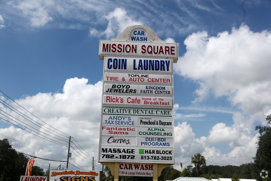 5016-5060 Mission Square Ln, Zephyrhills, FL à louer - Photo du bâtiment - Image 2 de 2