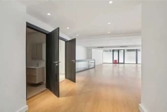 39 Rue Du Docteur Blanche, Paris for lease Interior Photo- Image 1 of 5