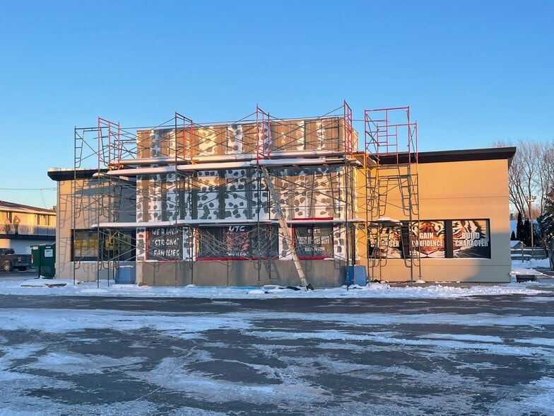 1598 DeKalb Ave, Sycamore, IL à louer - Photo du bâtiment - Image 2 de 4