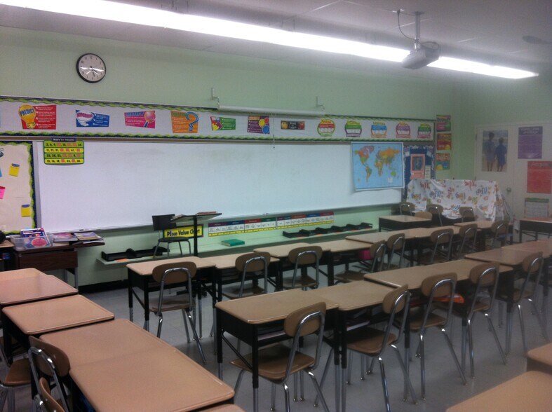 801 N Dupont Hwy, New Castle, DE à louer - Photo intérieure - Image 3 de 7