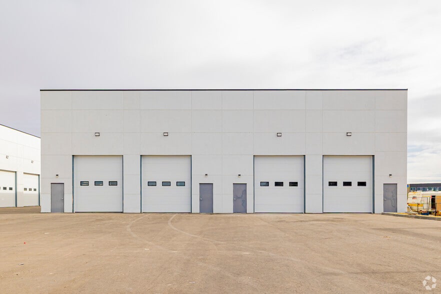 4117 109 Av NE, Calgary, AB for lease - Building Photo - Image 2 of 3