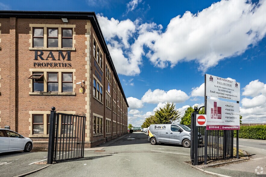 Dallam Ln, Warrington à louer - Photo du bâtiment - Image 3 de 3