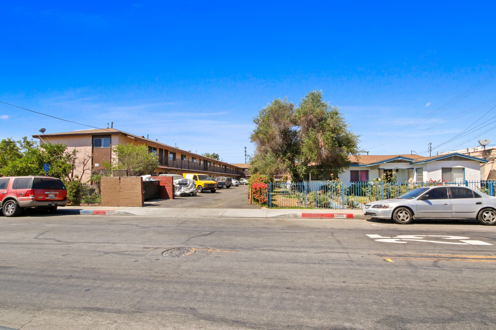 5503-5509 Maywood Ave, Maywood, CA à vendre Photo du bâtiment- Image 1 de 1