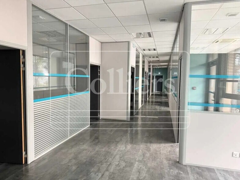 2 Place Laurent D'Arvieux, Marseille for lease - Interior Photo - Image 2 of 8