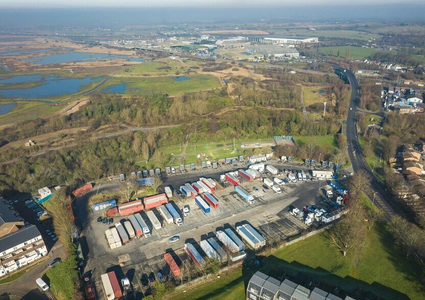 Tank Hill Rd, Purfleet à louer - Photo du bâtiment - Image 2 de 3