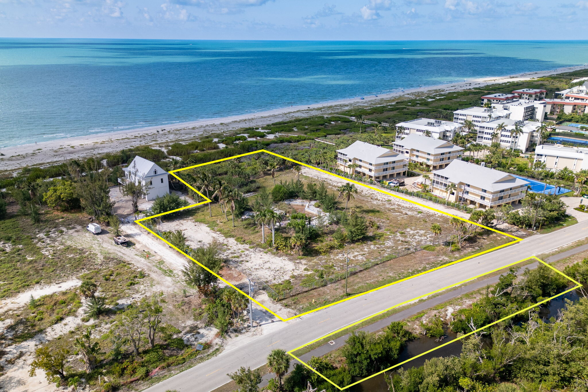 555 E Gulf Dr, Sanibel, FL for sale Primary Photo- Image 1 of 16