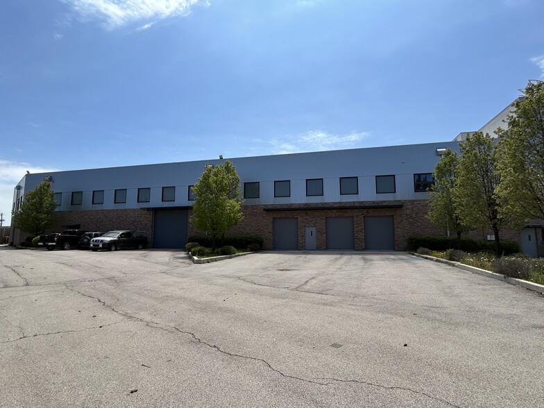 625 N Sacramento Blvd, Chicago, IL for lease - Building Photo - Image 2 of 13
