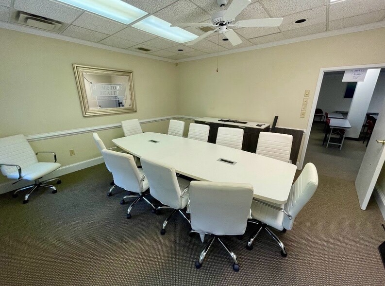 10001 Courtview Ln, Chesterfield, VA for lease - Building Photo - Image 2 of 10