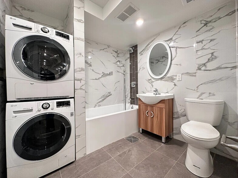 98 Wayne St, Jersey City, NJ à vendre - Photo du bâtiment - Image 3 de 6