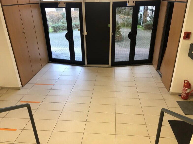 Bureau dans Gennevilliers à vendre - Hall d’entrée - Image 3 de 5