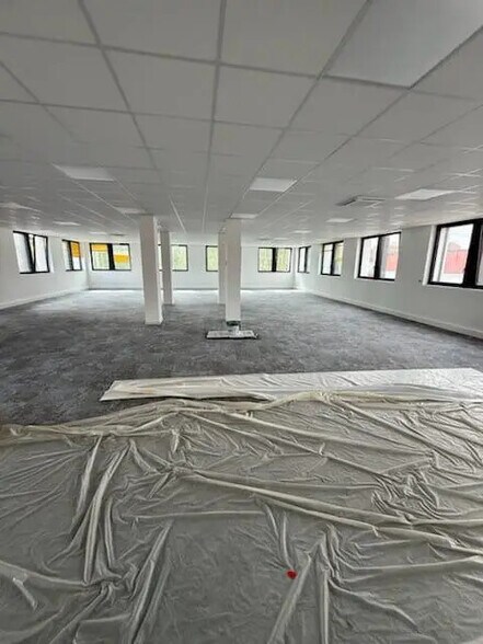 Office in VILLENEUVE-D'ASCQ for lease - Interior Photo - Image 2 of 3