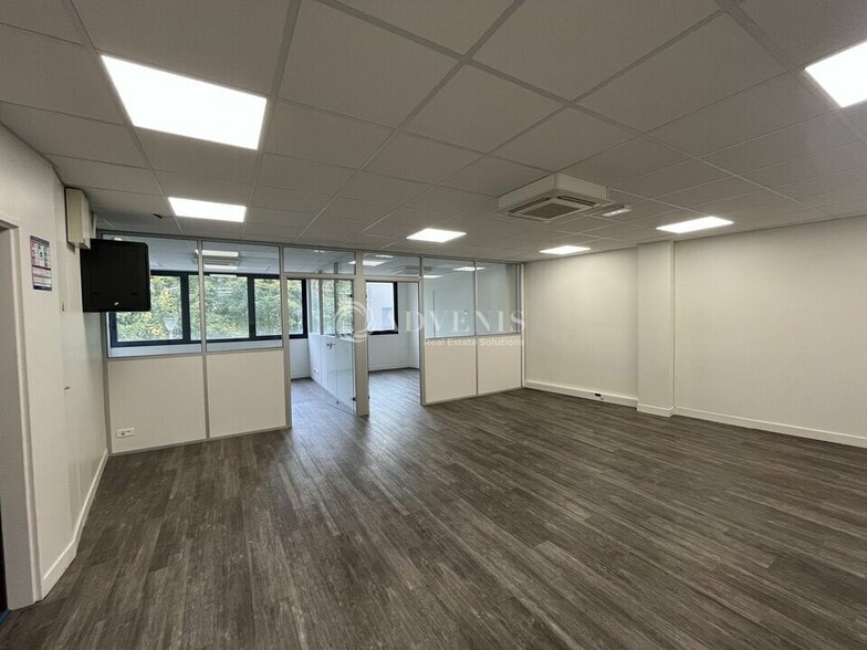 Bureau dans Joinville-le-Pont à louer - Photo intérieure - Image 2 de 6