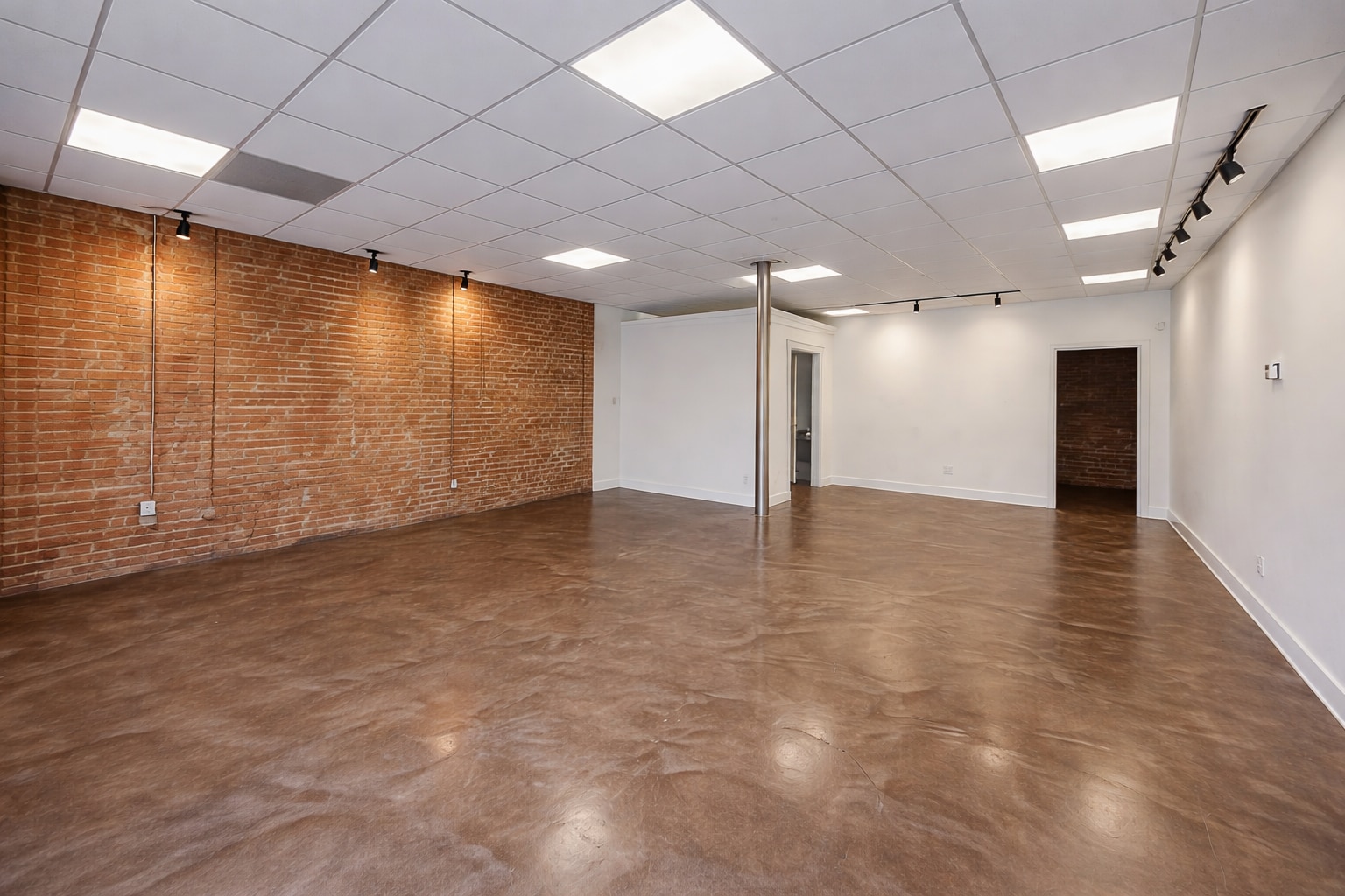 205 N Laurens St, Greenville, SC à louer Photo intérieure- Image 1 de 6