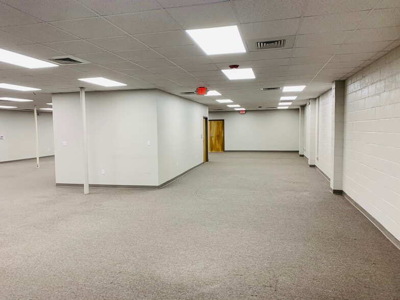 1809 24th Ave, Gulfport, MS for lease - Primary Photo - Image 3 of 17