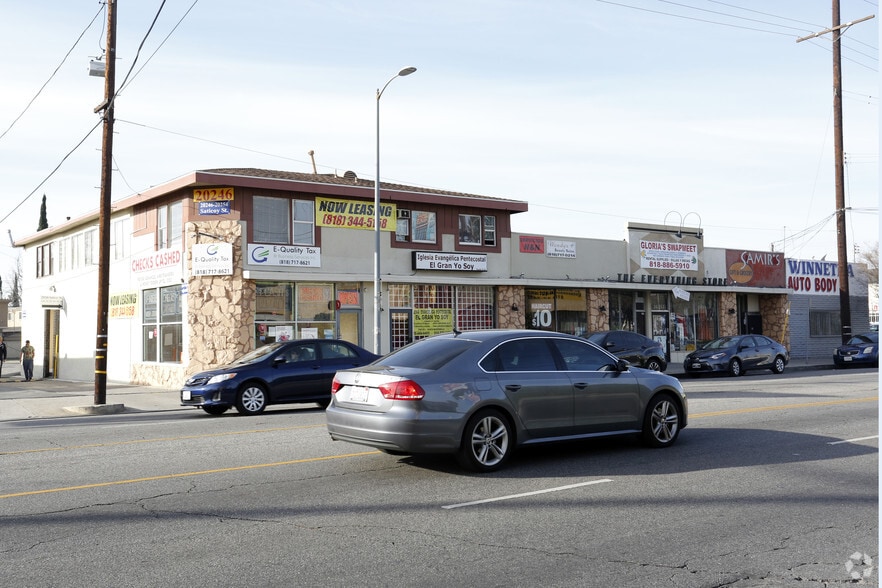 20246-20254 Saticoy St, Winnetka, CA for lease - Primary Photo - Image 1 of 15