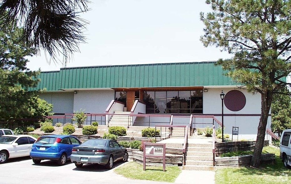 4780 Oakland St, Denver, CO for lease - Building Photo - Image 3 of 9