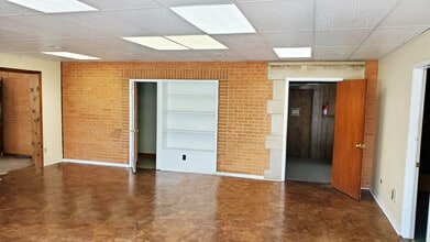 6491-6497 Proprietors Rd, Worthington, OH for lease Interior Photo- Image 2 of 4