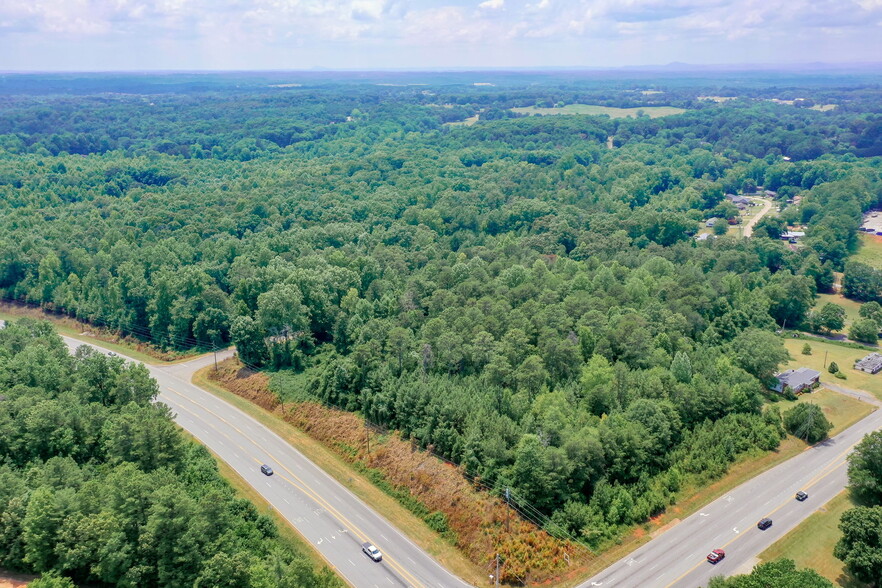 2100 Blue Ridge Boulevard, Seneca, SC for sale - Primary Photo - Image 1 of 1