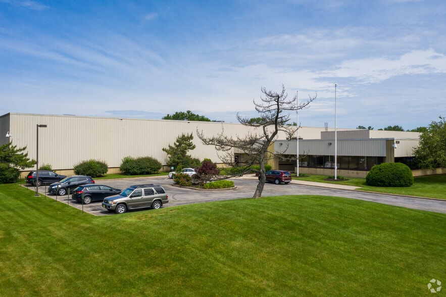 820 East Gate Dr, Mount Laurel, NJ for sale - Building Photo - Image 2 of 10