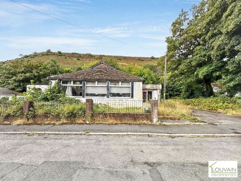 44 William St, Cwm for sale - Primary Photo - Image 1 of 11