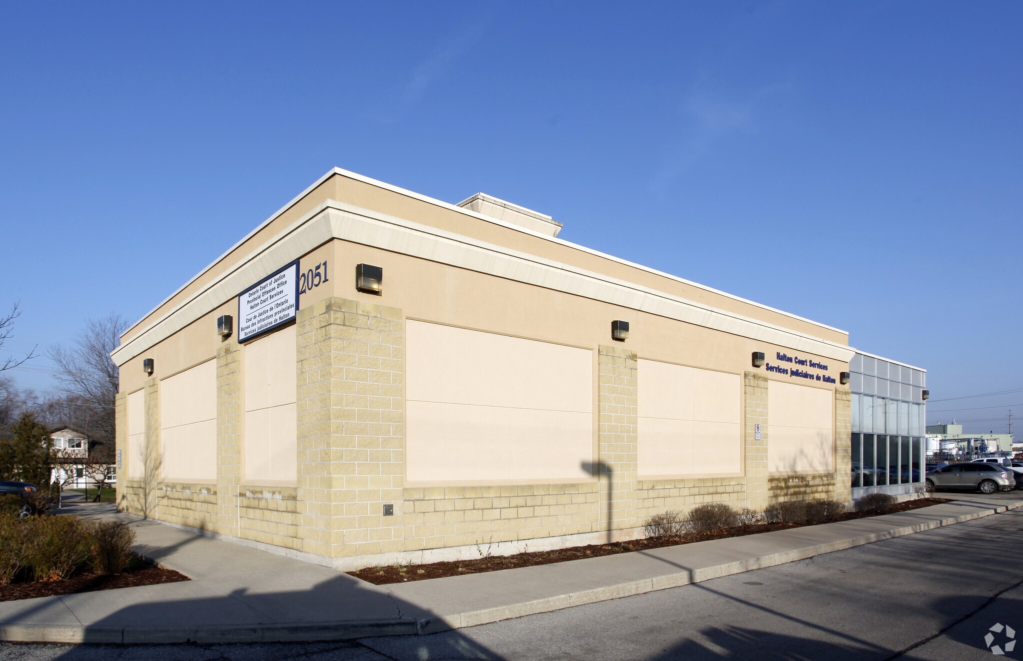 2051 Plains Rd E, Burlington, ON à vendre Photo principale- Image 1 de 1