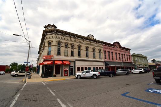 111 N Market St, Winamac, IN à vendre - Photo du b timent - Image 1 de 3