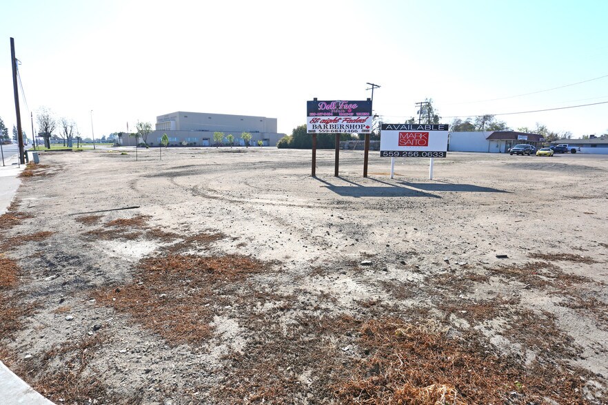 1725 E Tulare Ave, Tulare, CA for lease - Primary Photo - Image 2 of 4
