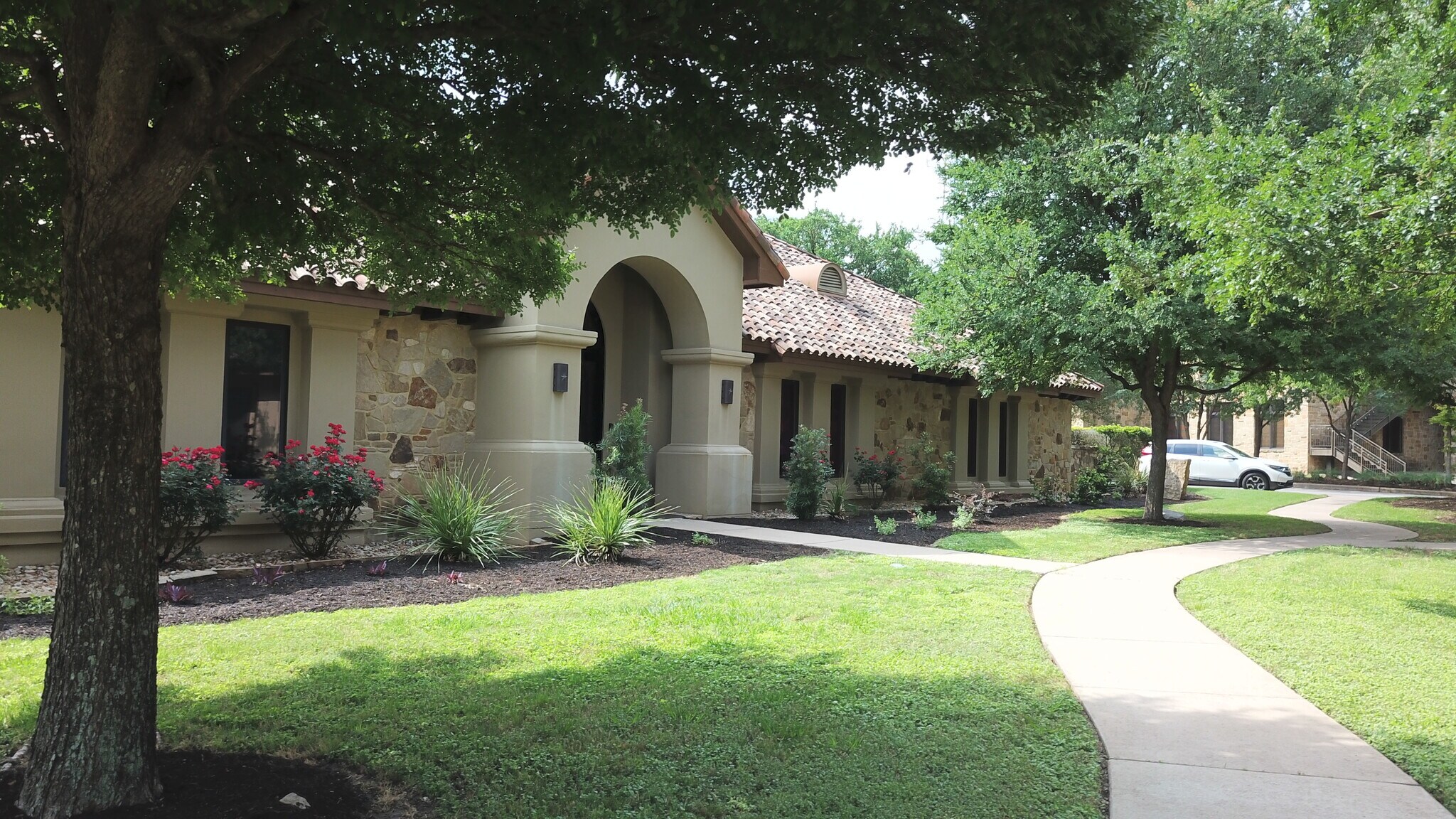 6618 Sitio Del Rio, Austin, TX for lease Building Photo- Image 1 of 10