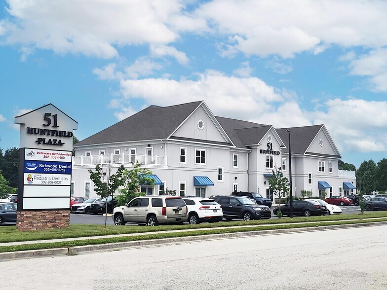 51 Huntfield Dr, Smyrna, DE à louer - Photo du bâtiment - Image 2 de 3