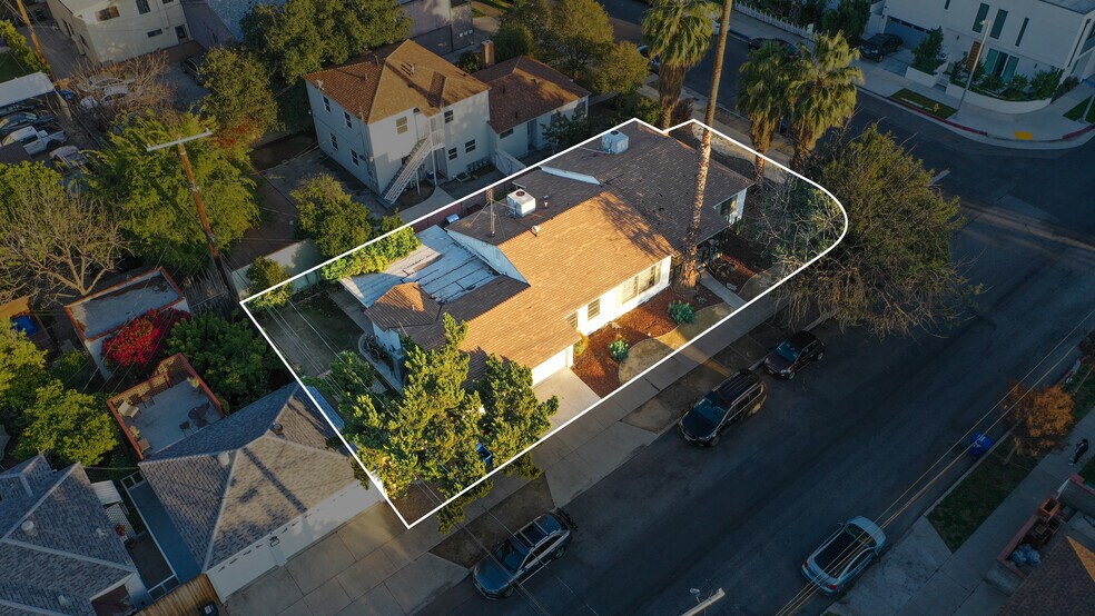 5444 Camellia Ave, North Hollywood, CA à vendre - Photo du bâtiment - Image 2 de 13