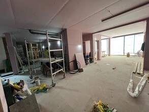 574 High rd, Wembley à louer Photo du bâtiment- Image 2 de 2