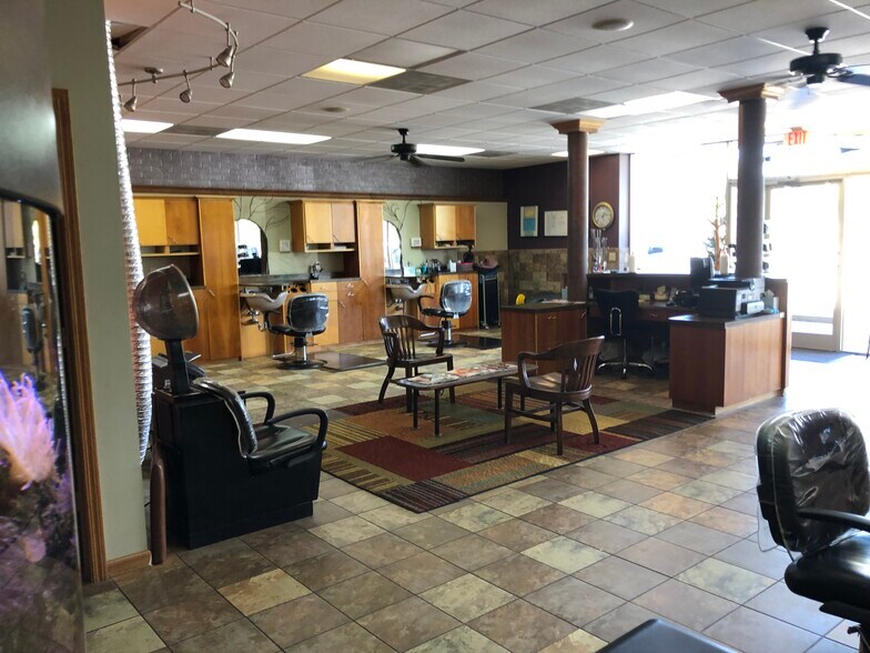 421 E Madison Ave, Derby, KS à vendre - Photo intérieure - Image 3 de 4