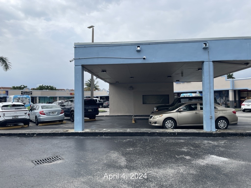 2050 W 56th St, Hialeah, FL à louer Photo du bâtiment- Image 1 de 2
