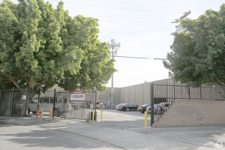2202 E Anderson St, Vernon, CA for sale - Building Photo - Image 3 of 5