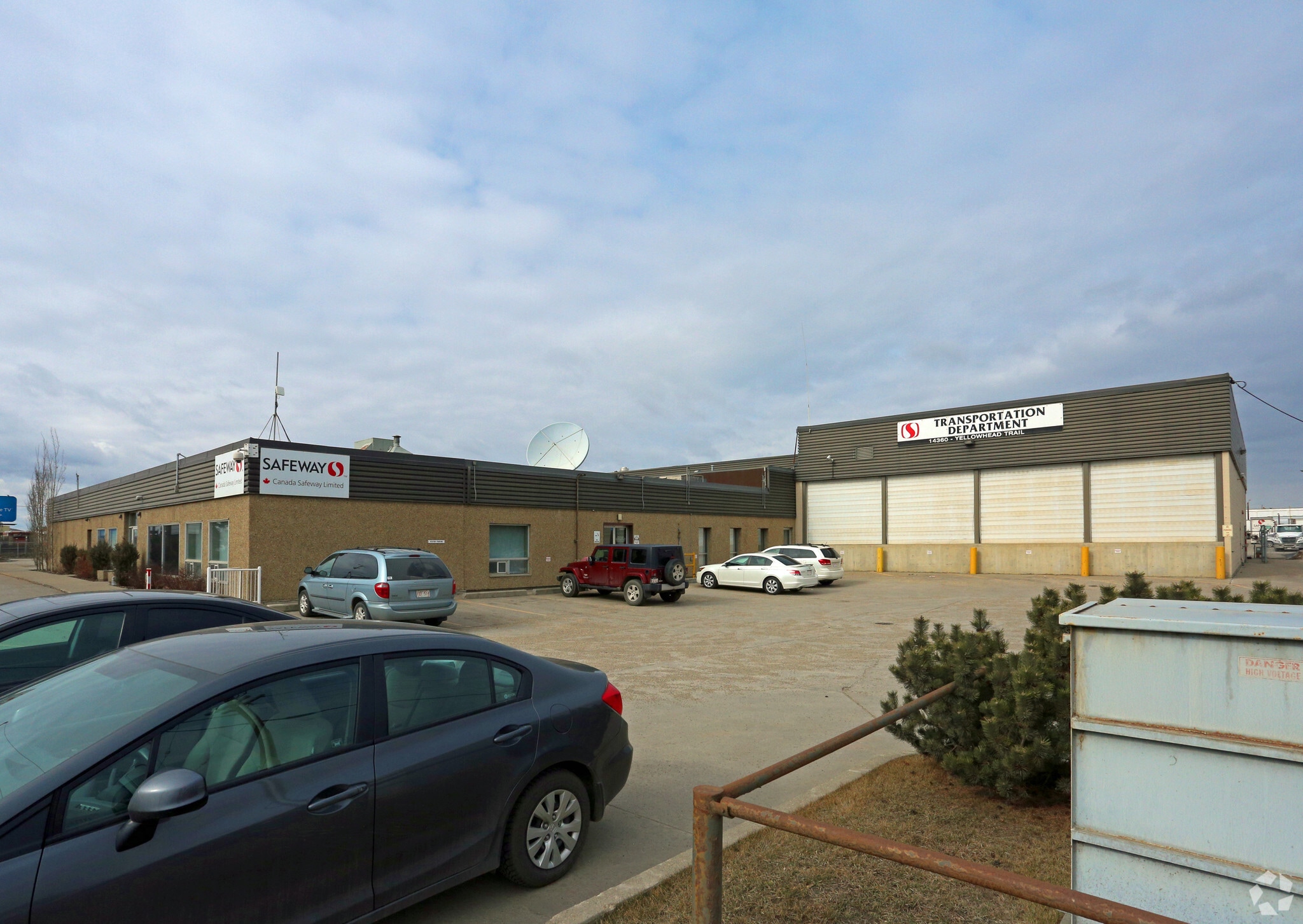 14350 Yellowhead Trl NW, Edmonton, AB for lease Primary Photo- Image 1 of 6