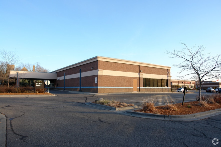 1010-1030 W Broadway Ave, Minneapolis, MN for sale - Building Photo - Image 2 of 4