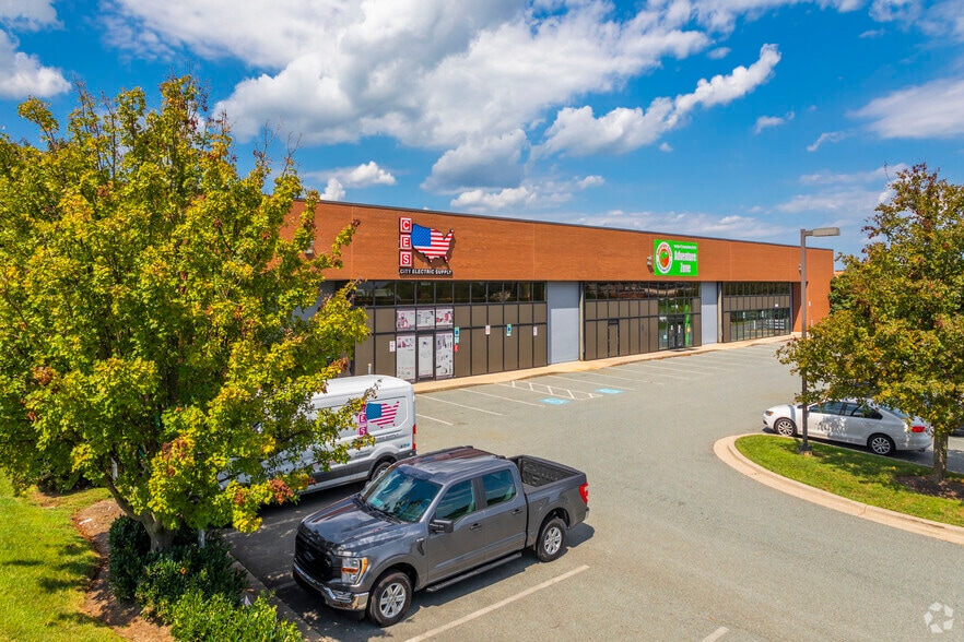18620 Woodfield Rd, Gaithersburg, MD for lease - Building Photo - Image 2 of 4