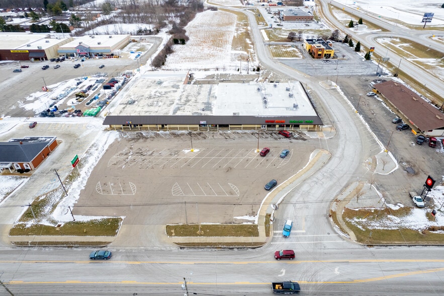 918 E Washington St, Winchester, IN for lease - Building Photo - Image 3 of 8