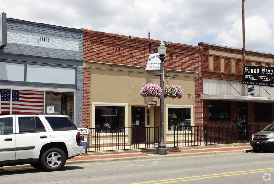 1010 Oak St, Conway, AR for lease - Building Photo - Image 2 of 2